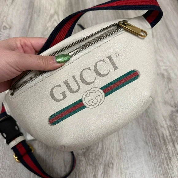Gucci White Leather Belt Bag - Picture 8 of 14